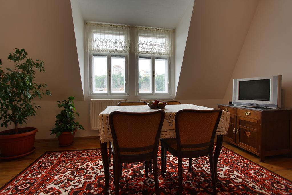 Penzion Jelen Vranov nad Dyjí Oda fotoğraf